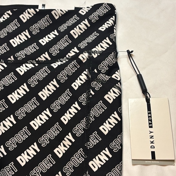 ✨NWT MSRP $49.50 DKNY Sport High Waist Bike Short Size Small w/Side Pockets - Picture 2 of 9